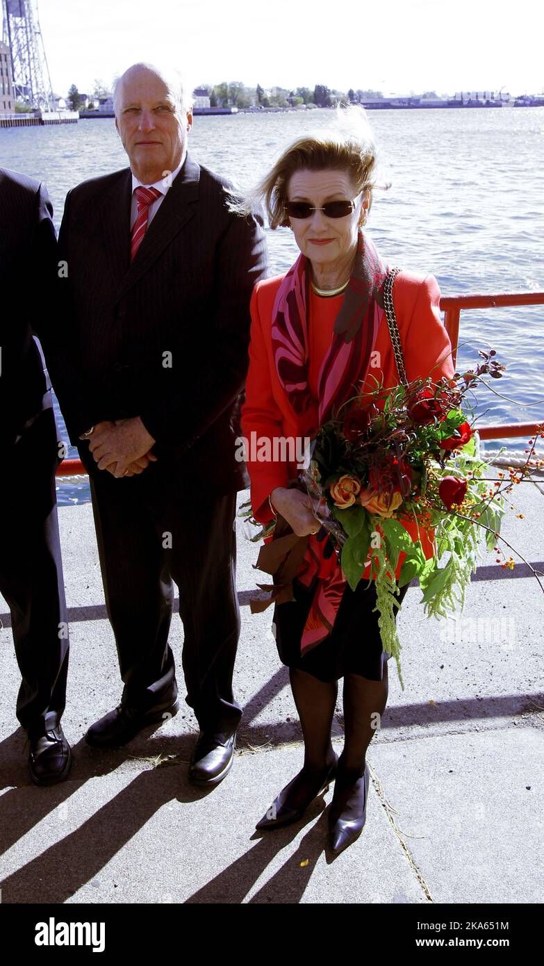 Königin Sonja und König Harald gesehen während des Besuches des norwegischen Königspaares`s Duluth, Minnesota, USA, Montag, 17.. Oktober 2011. Foto von Lise Aserud, Scanpix Norwegen Stockfoto